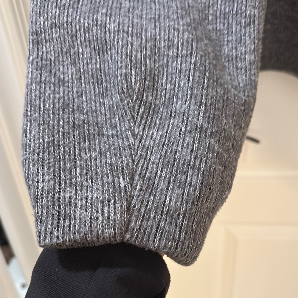 Zara Gray Ribbed Sweatshirt - Picture 2 of 3